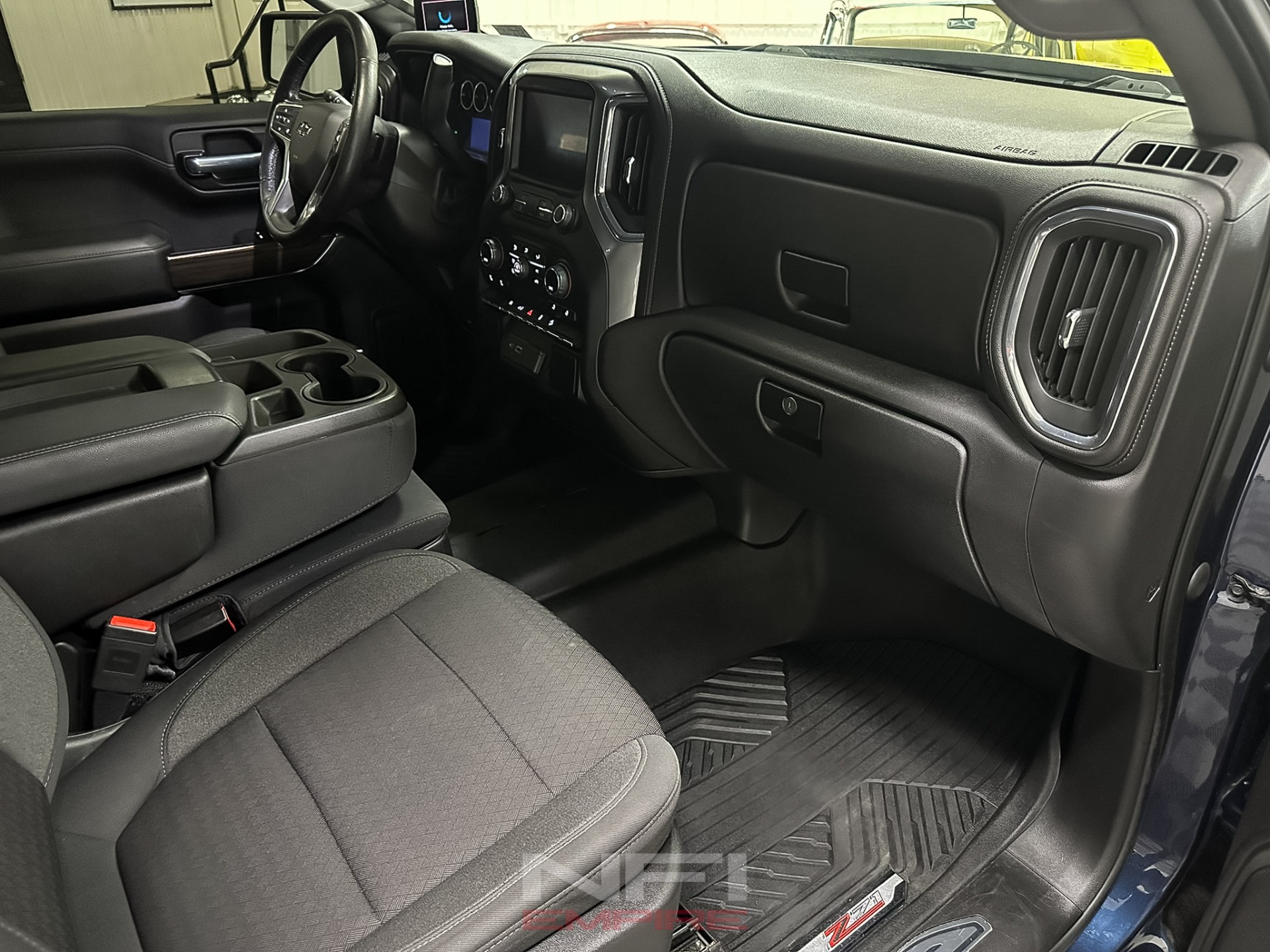 2020 Chevrolet Silverado 1500 Crew Cab 32