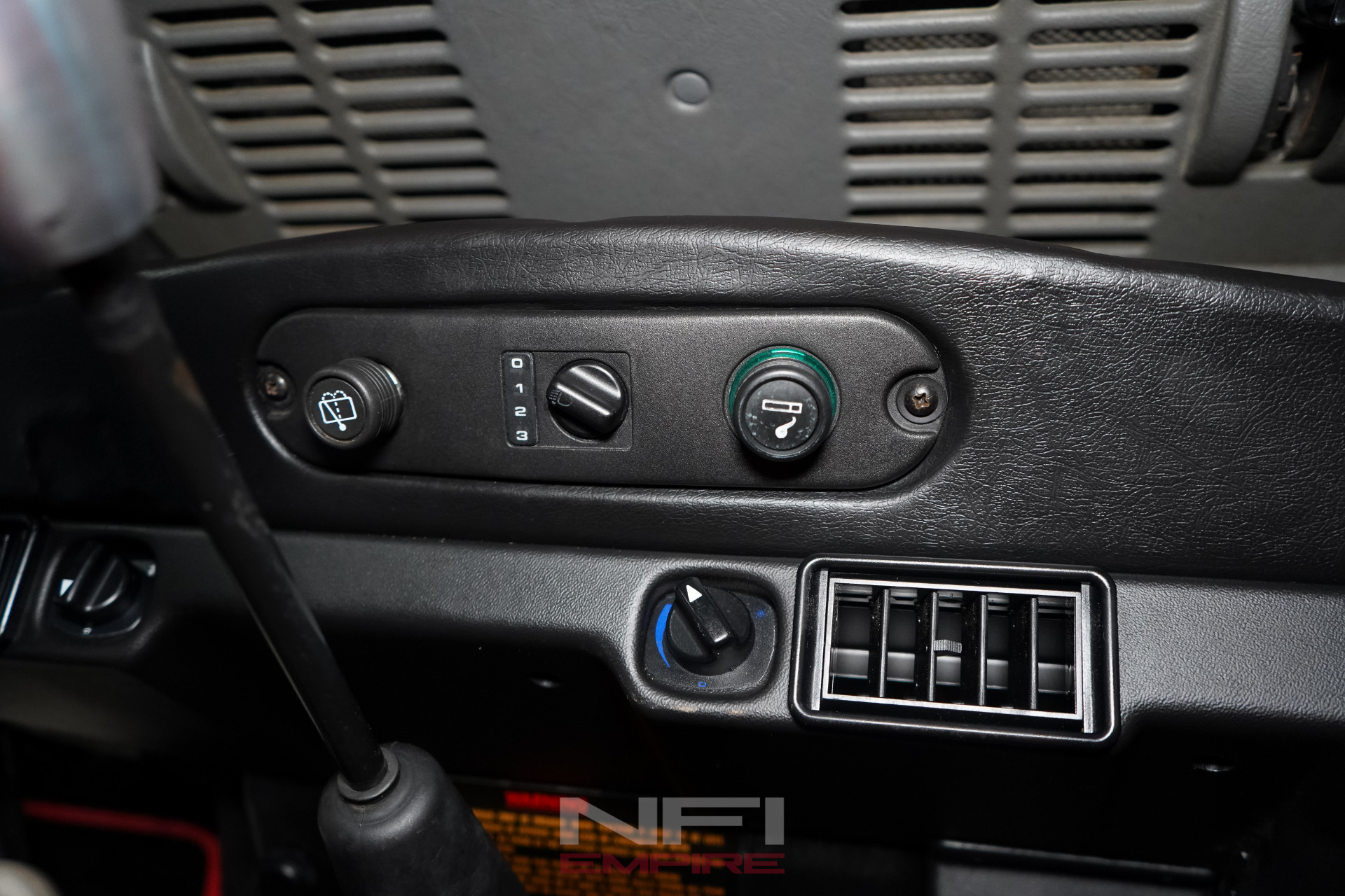 1997 Land Rover Defender 28