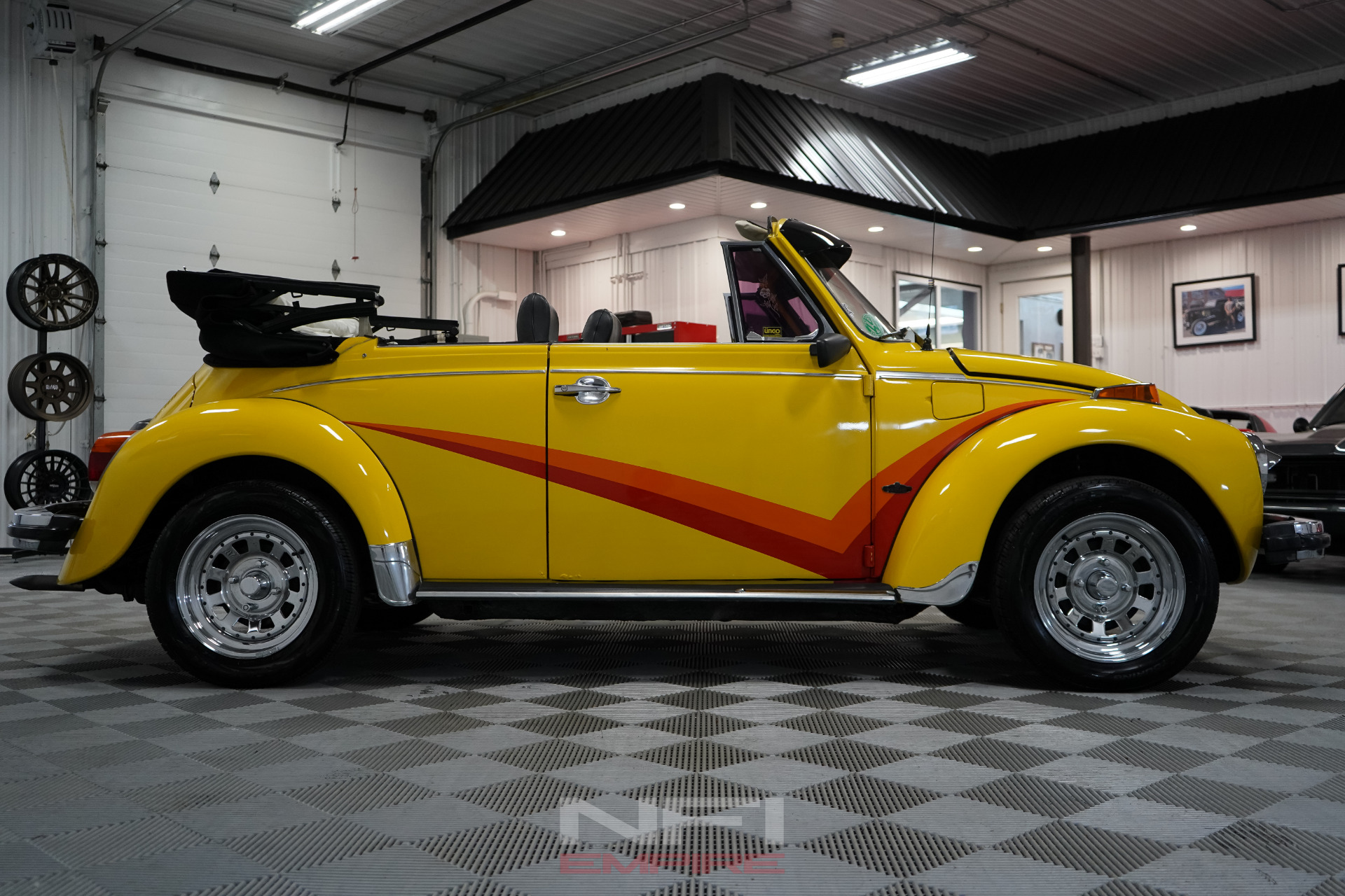 1976 VOLKSWAGEN SUPER BEETLE 19