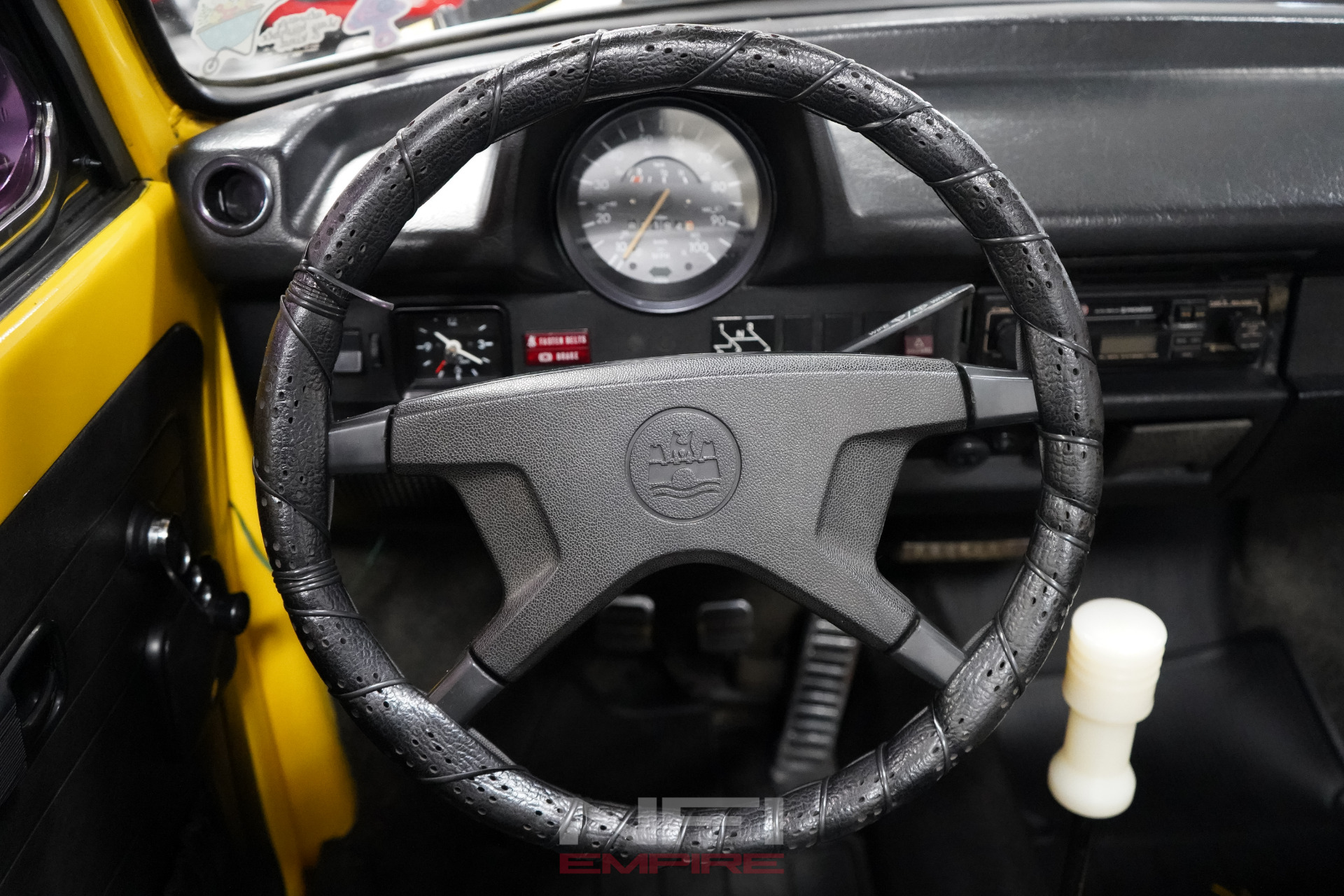 1976 VOLKSWAGEN SUPER BEETLE 25