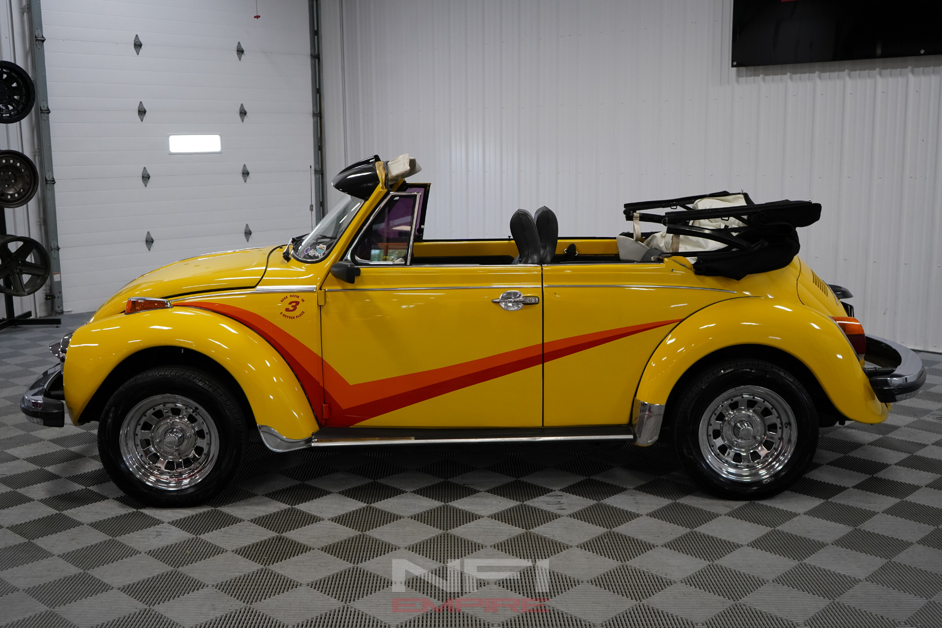 1976 VOLKSWAGEN SUPER BEETLE 2