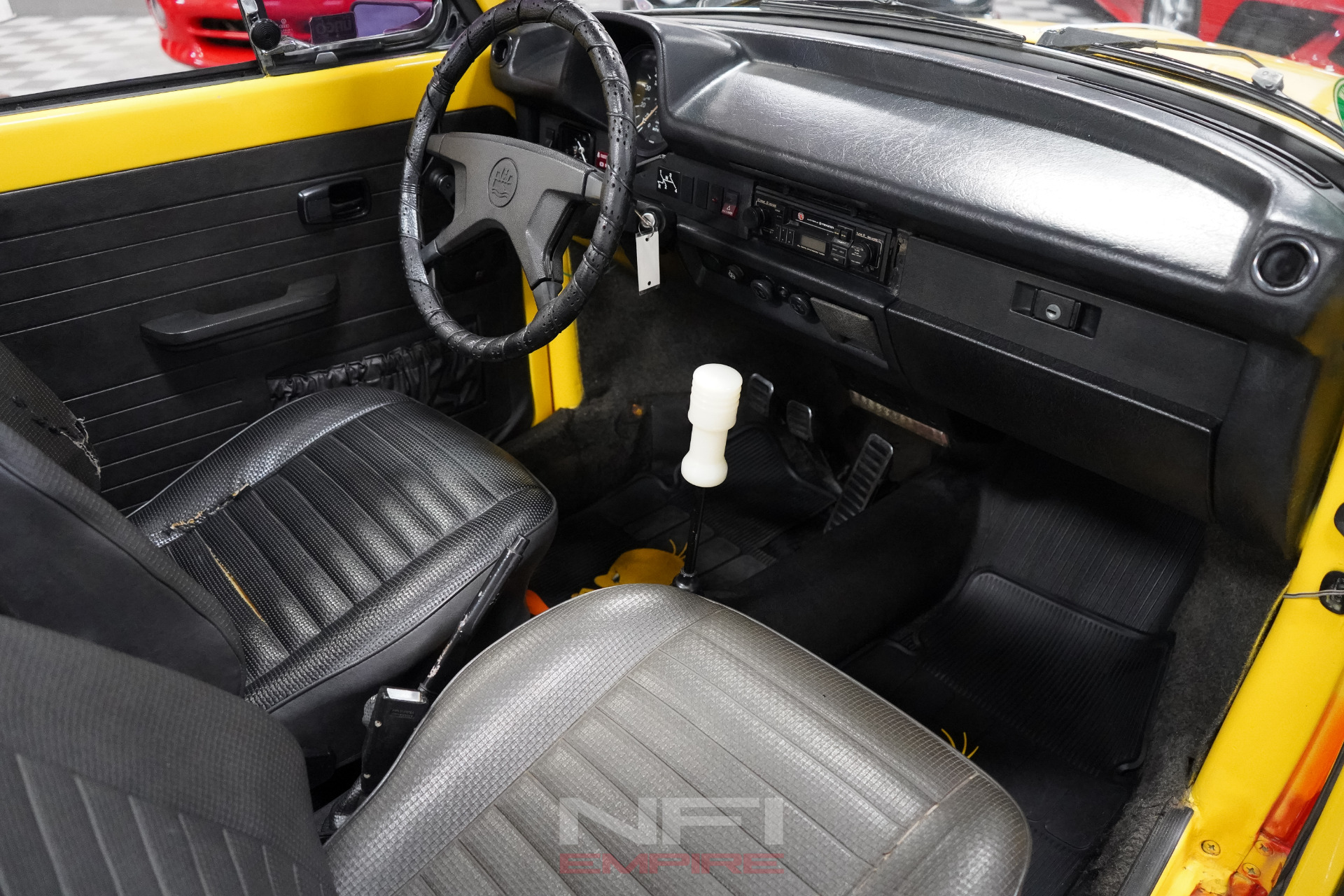 1976 VOLKSWAGEN SUPER BEETLE 33