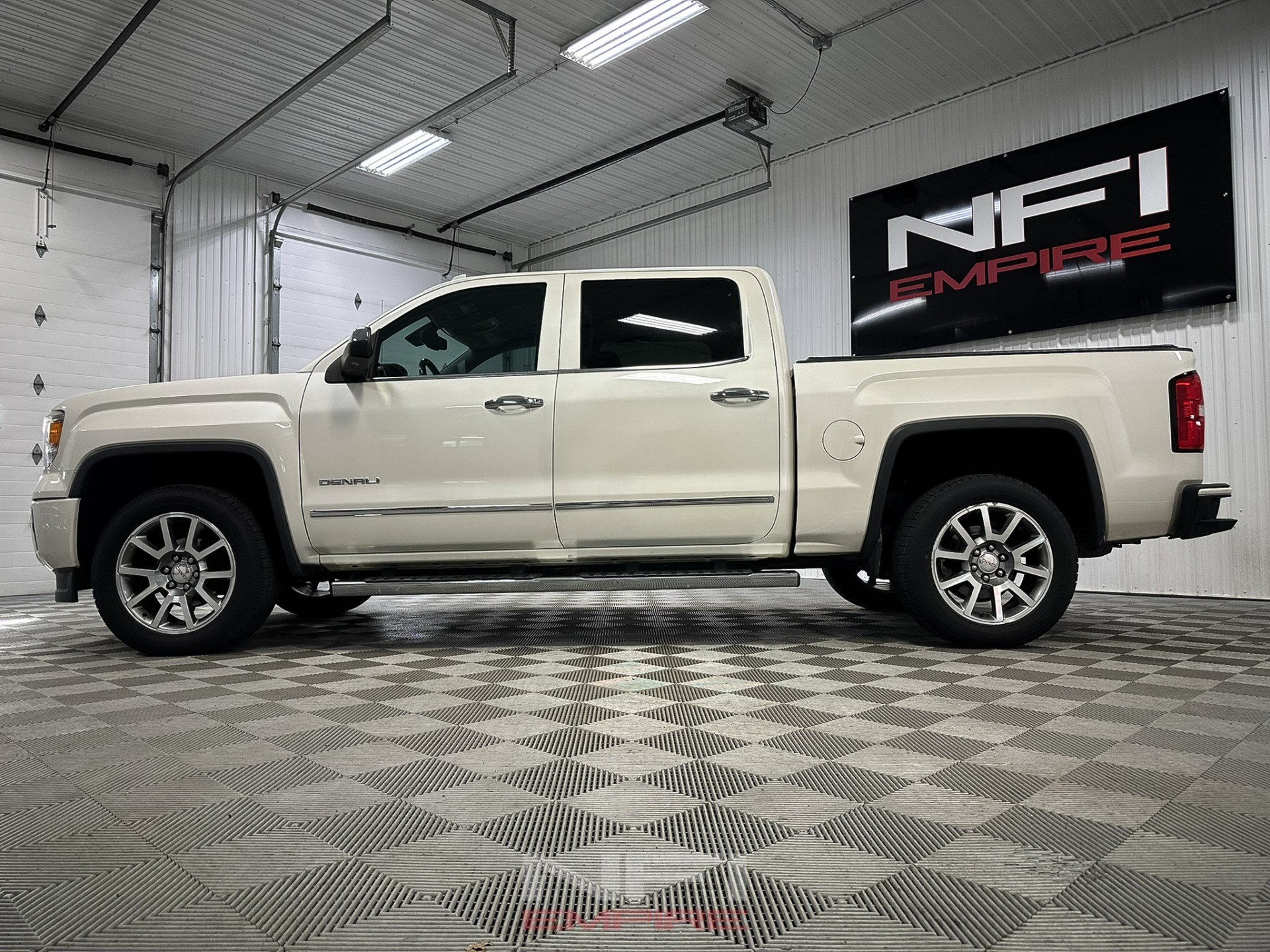 2015 GMC Sierra 1500 Crew Cab 11