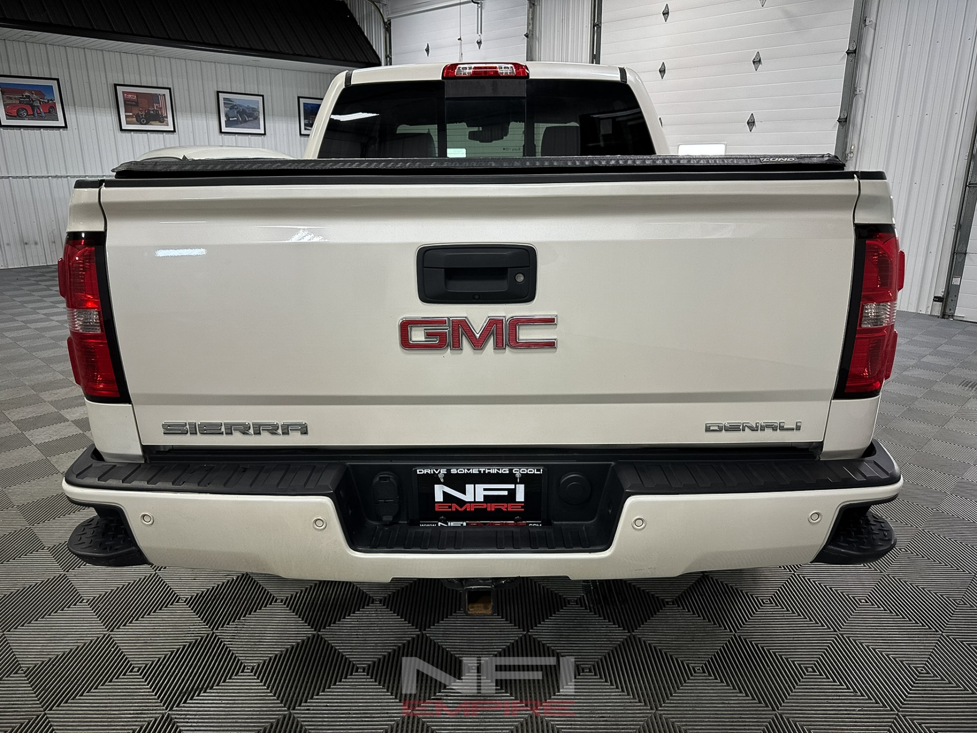 2015 GMC Sierra 1500 Crew Cab 9