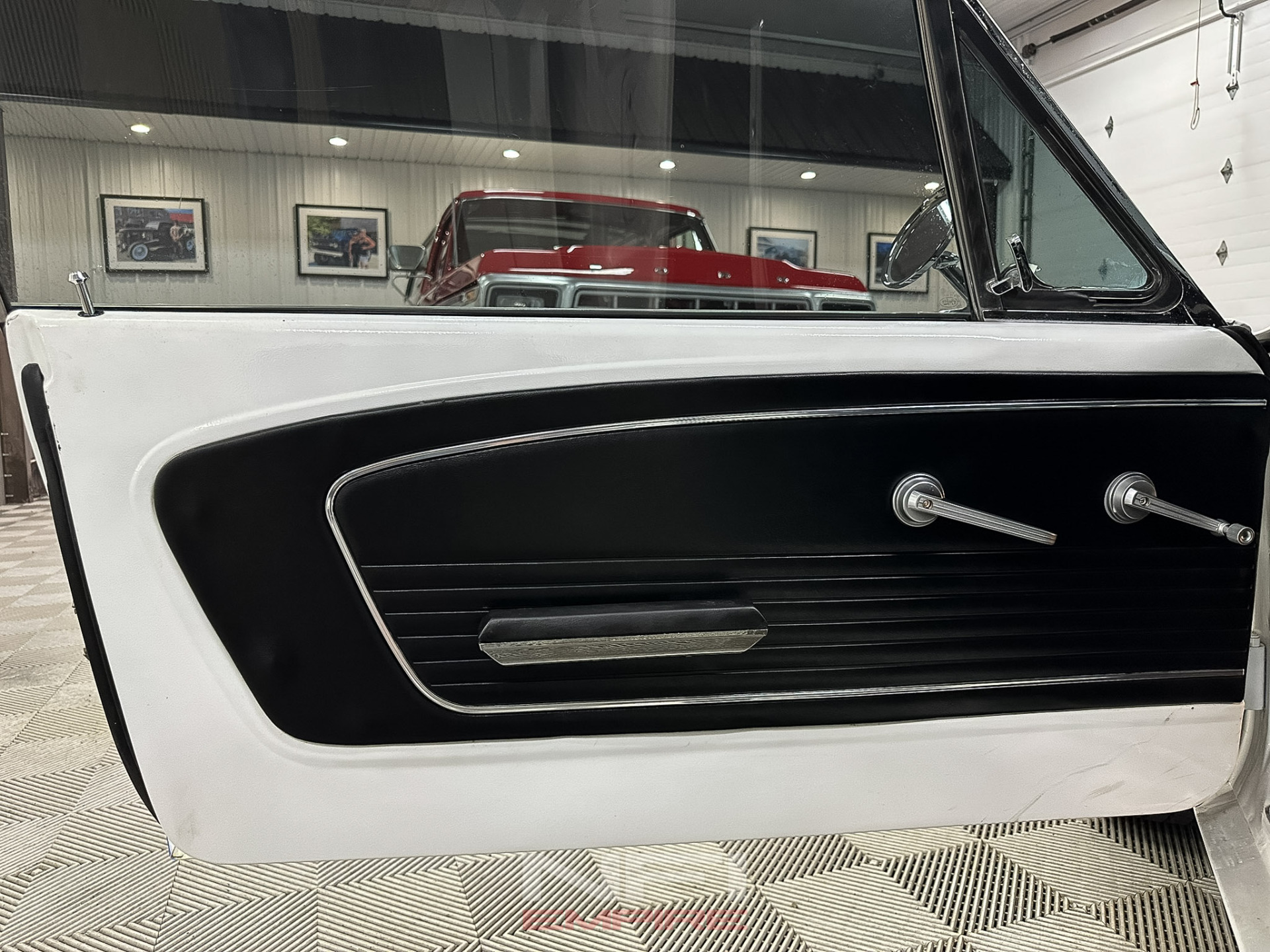 1966 FORD MUSTANG 31