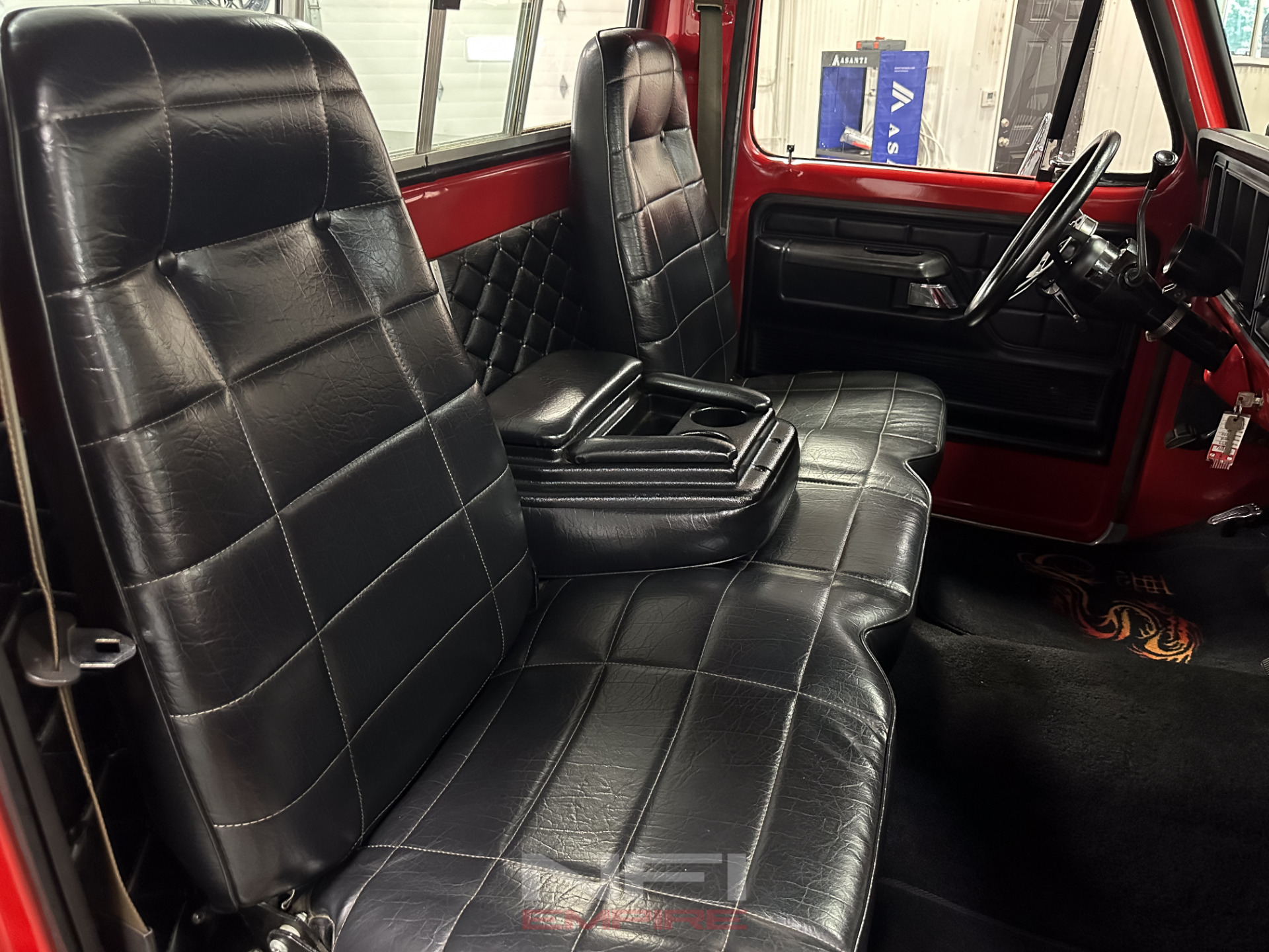 1977 FORD F-100 35