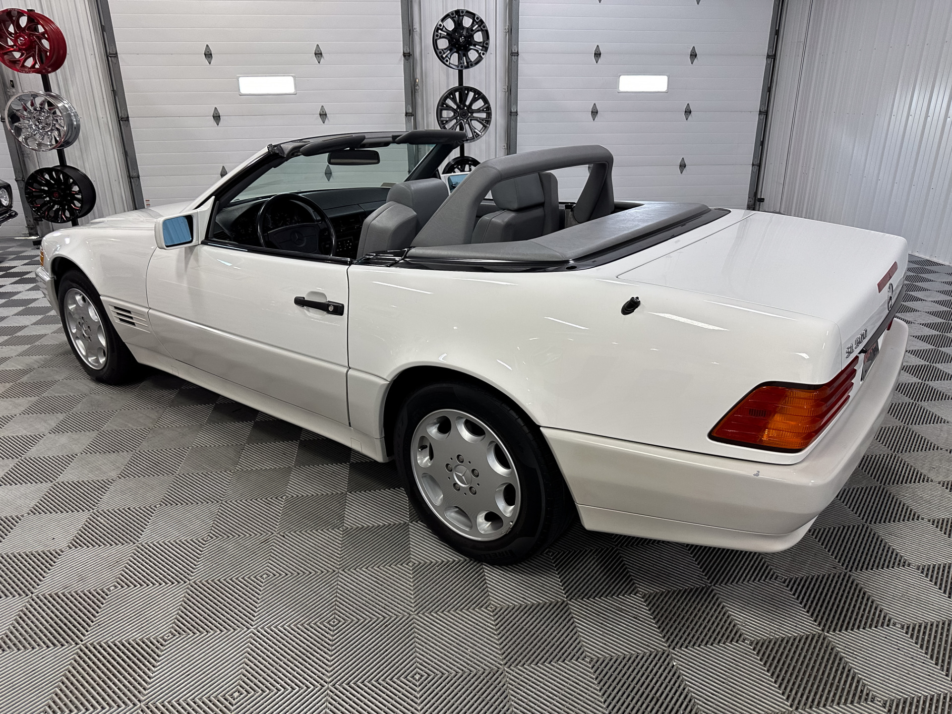 1995 Mercedes-Benz SL-Class 24
