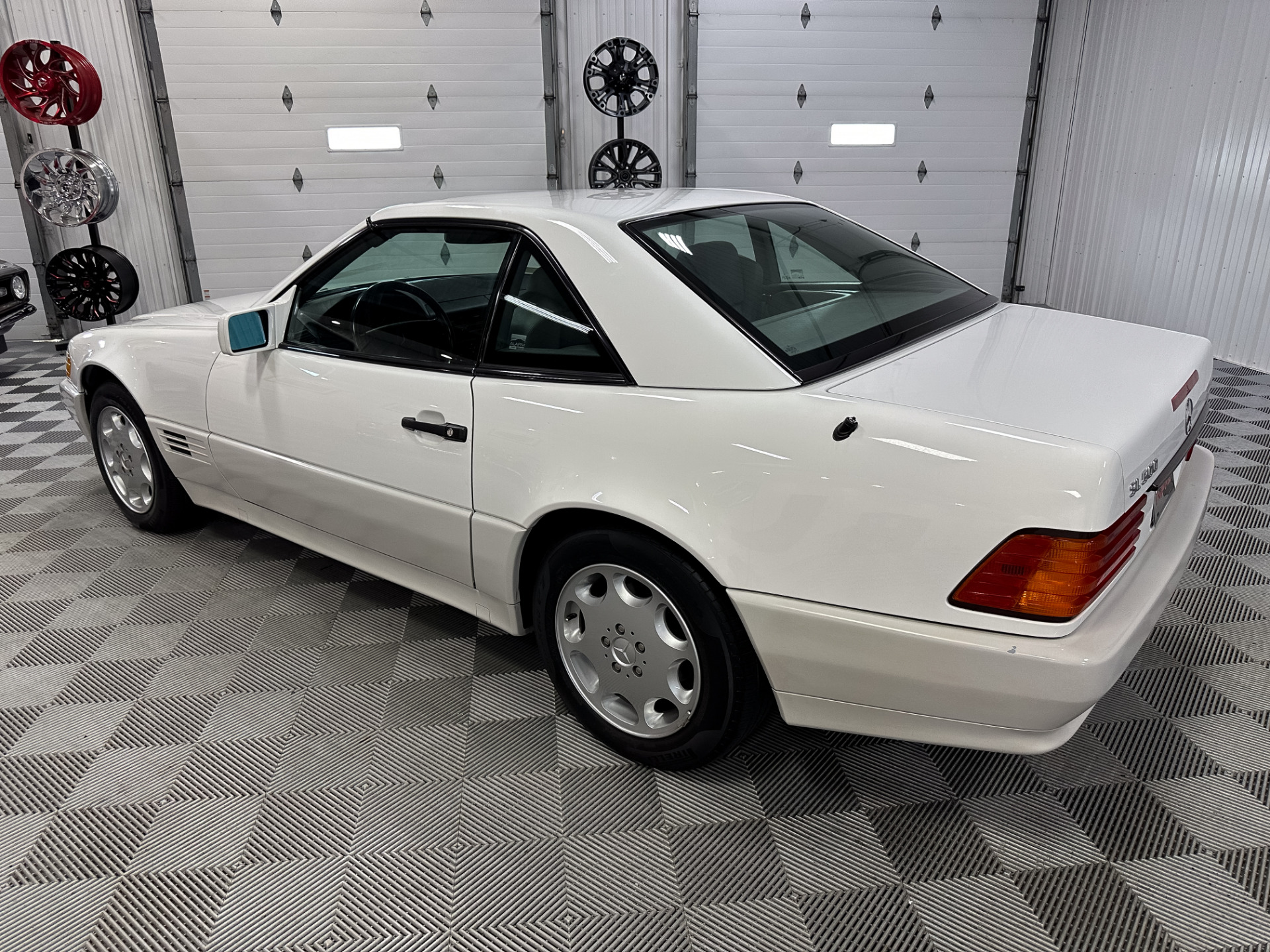 1995 Mercedes-Benz SL-Class 25