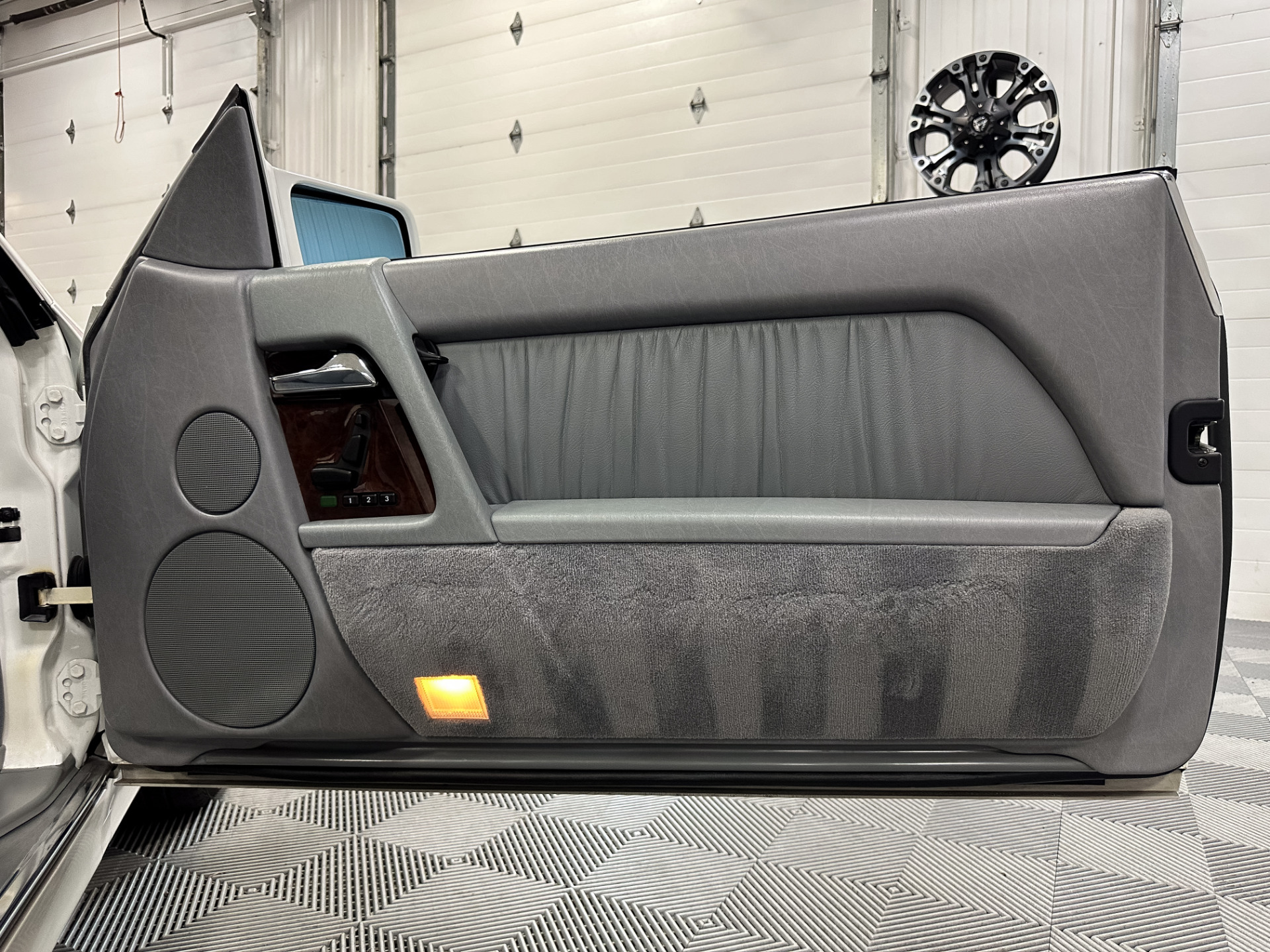 1995 Mercedes-Benz SL-Class 57