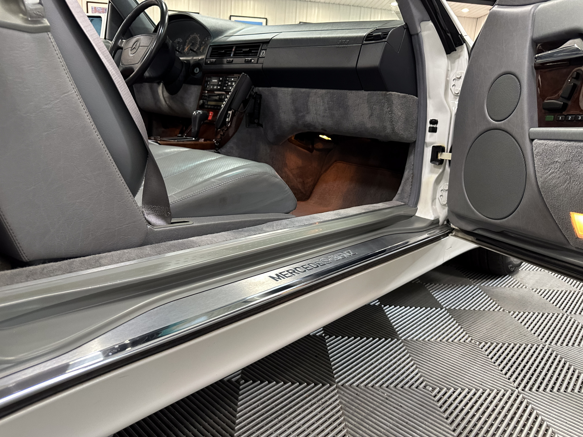 1995 Mercedes-Benz SL-Class 58