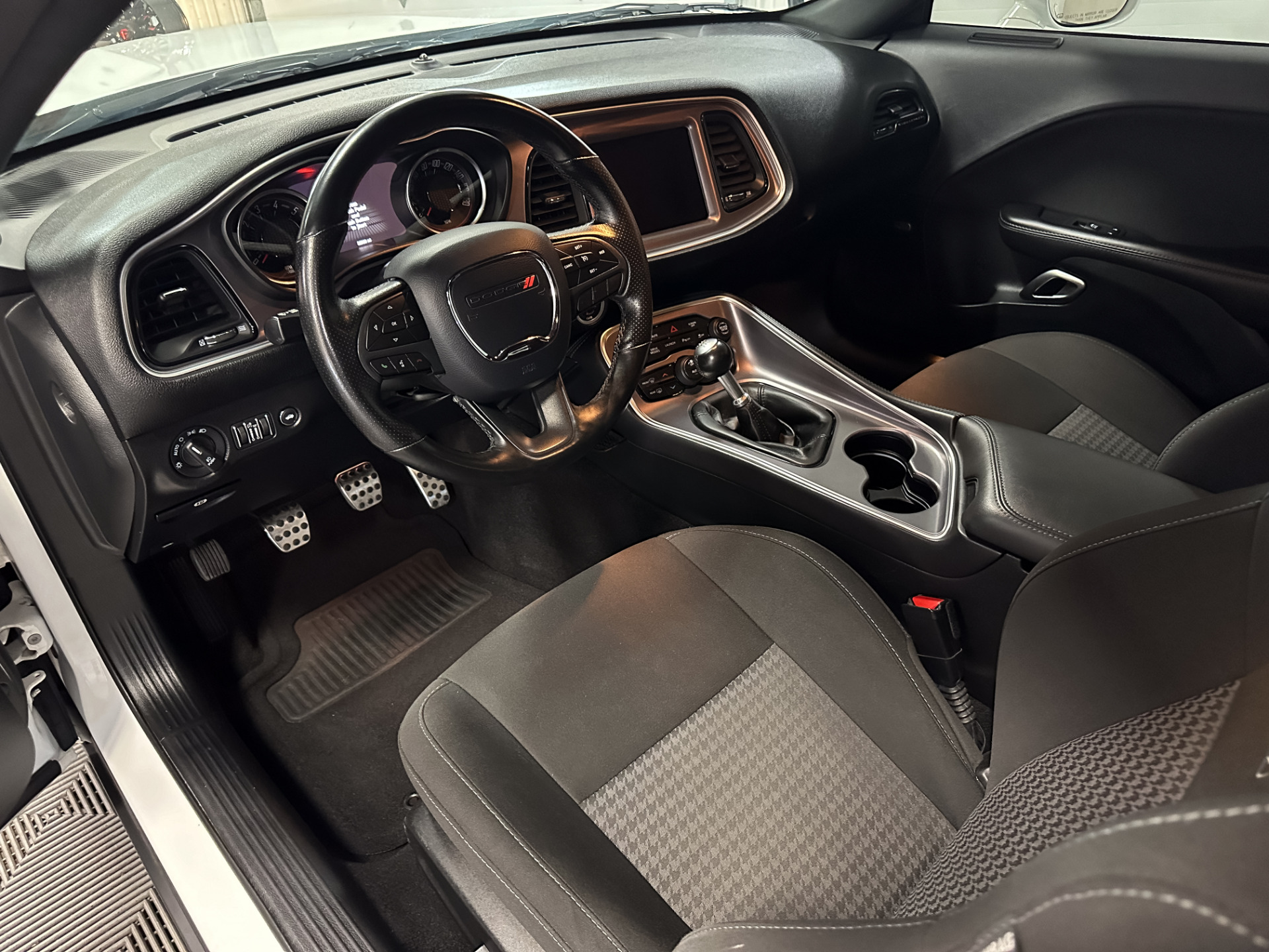 2019 Dodge Challenger 23