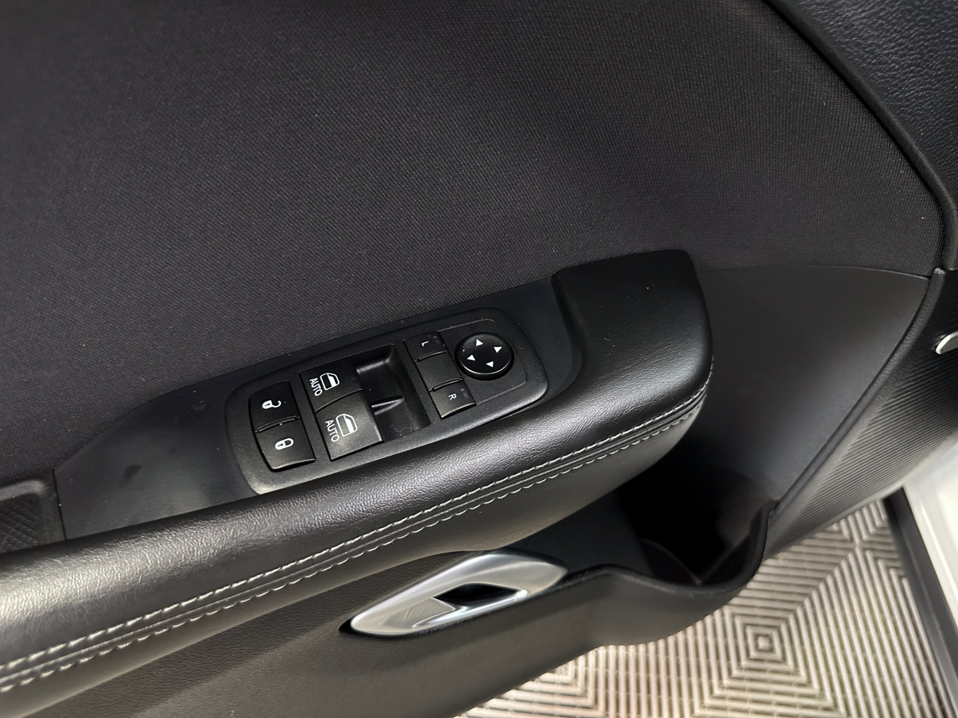 2019 Dodge Challenger 37
