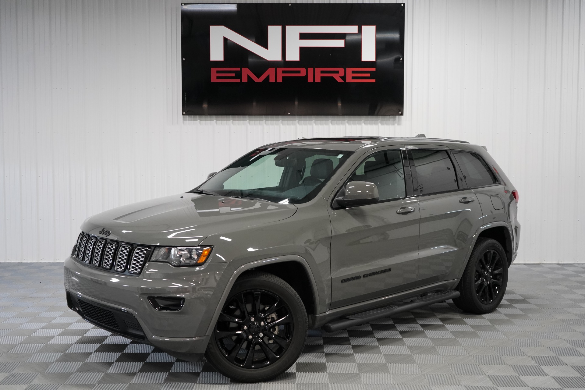 2020 jeep grand 2025 cherokee altitude roof rack