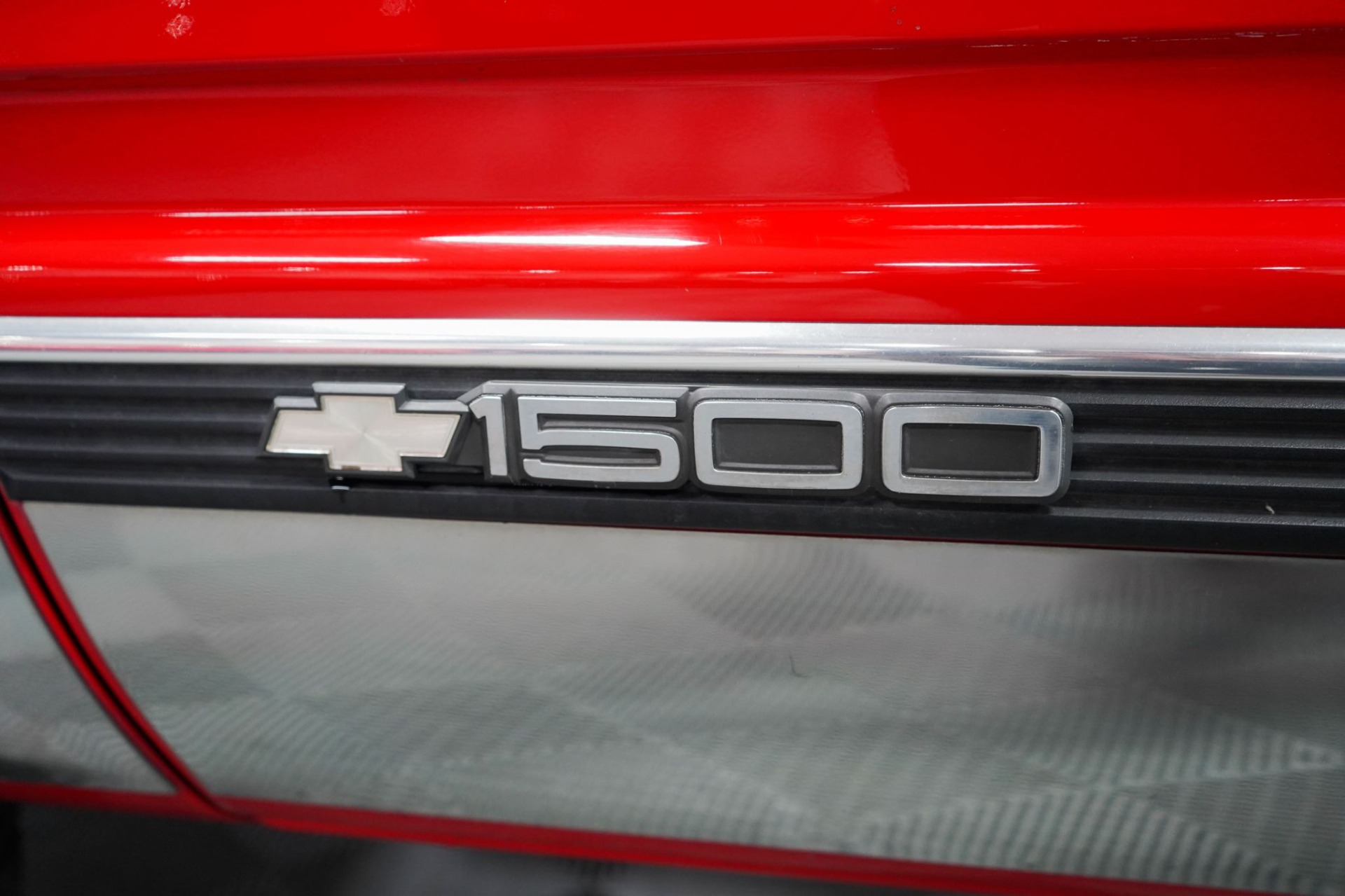 1997 chevy silverado discount grille emblem