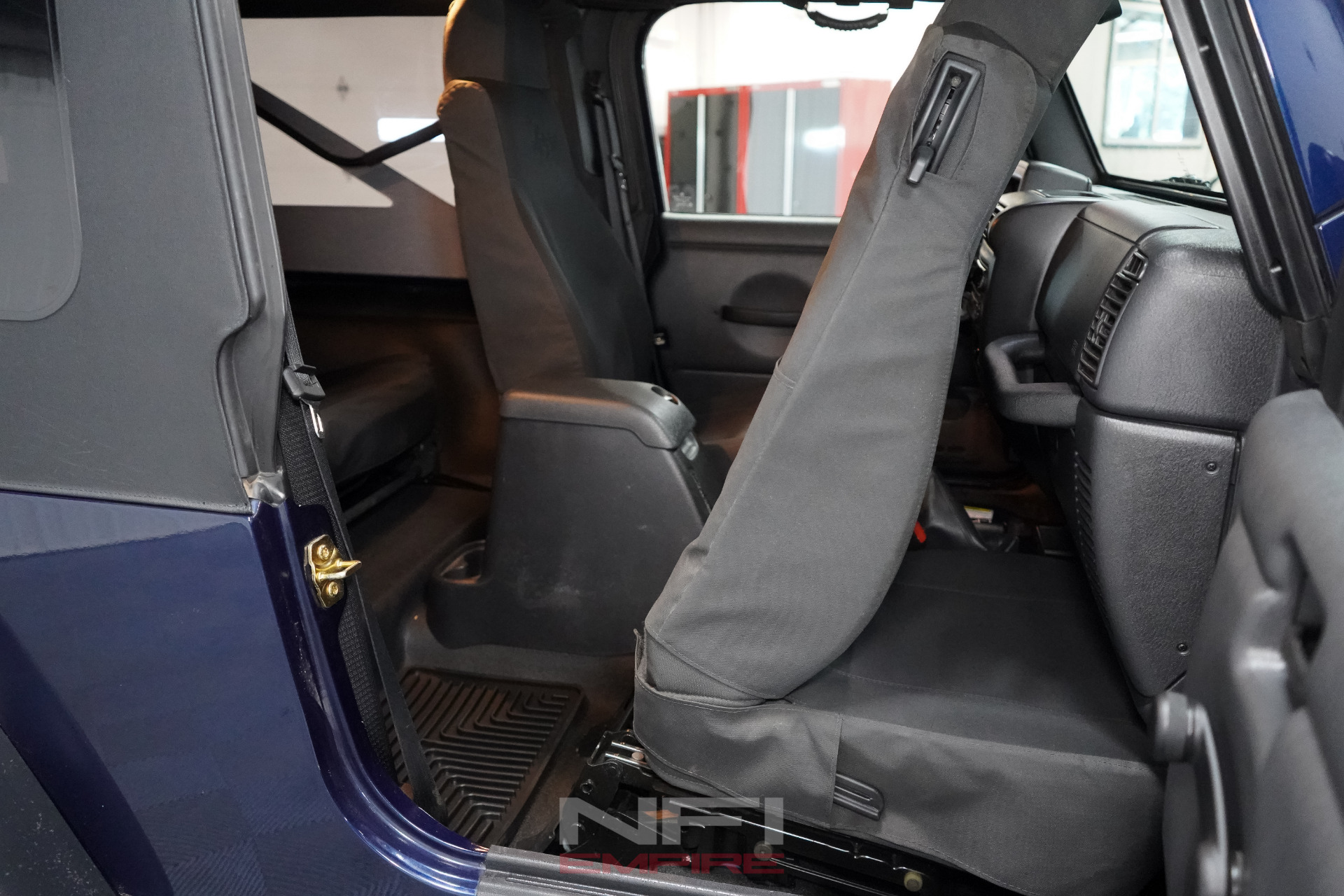 2006 jeep wrangler back seat top