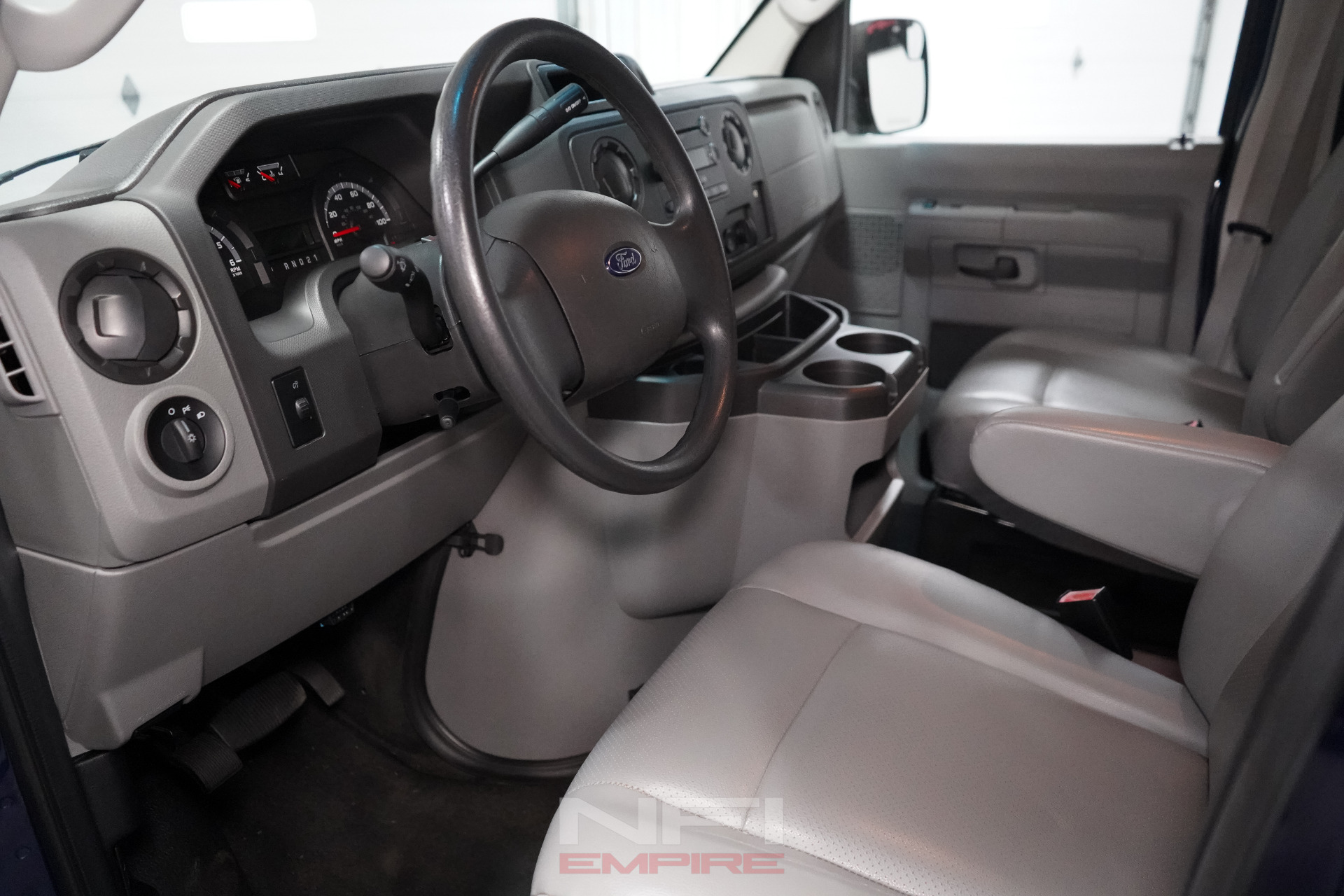 2014 Ford E350 Super Duty Passenger XL Van 3D