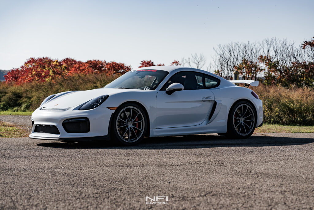 Porsche GT4